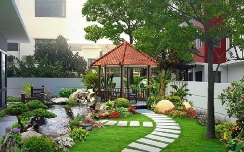 Trang trí sân vườn bằng cỏ nhân tạo